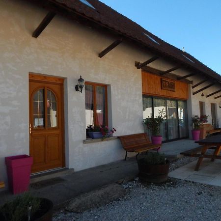 Gite Chez Marcel Et Bea La Chapelle-Saint-Sauveur  Ngoại thất bức ảnh